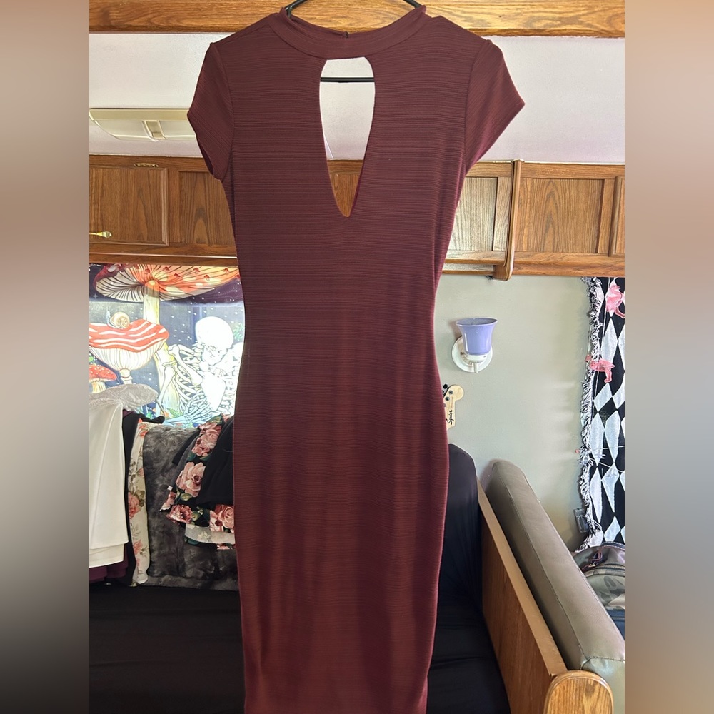 Tight fit body dress black and maroon